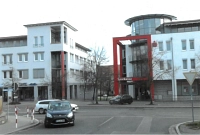 Neubau 1994 - moderne Gestaltung mit Kopfbauten.