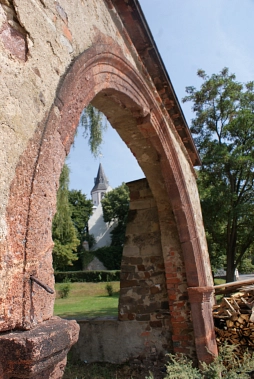 Portal und Kirche © Stadt Grimma