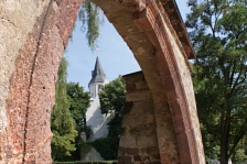 Portal und Kirche